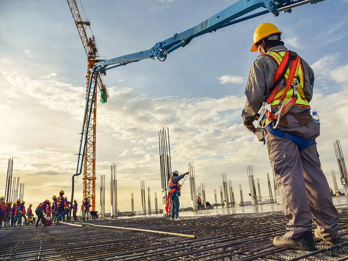 APEX Workforce Solutions team on a Saudi industrial project